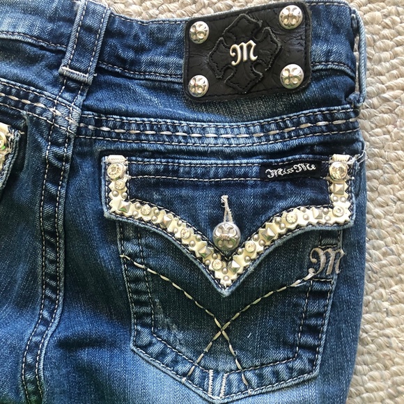 Miss Me Jeans/Capris - Picture 5 of 8